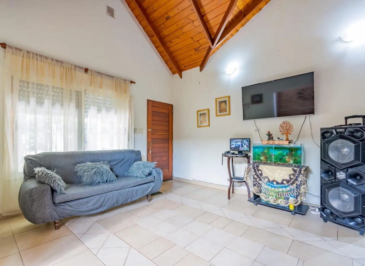 Casa en Venta de 3 dormitorios con piscina en Funes 2