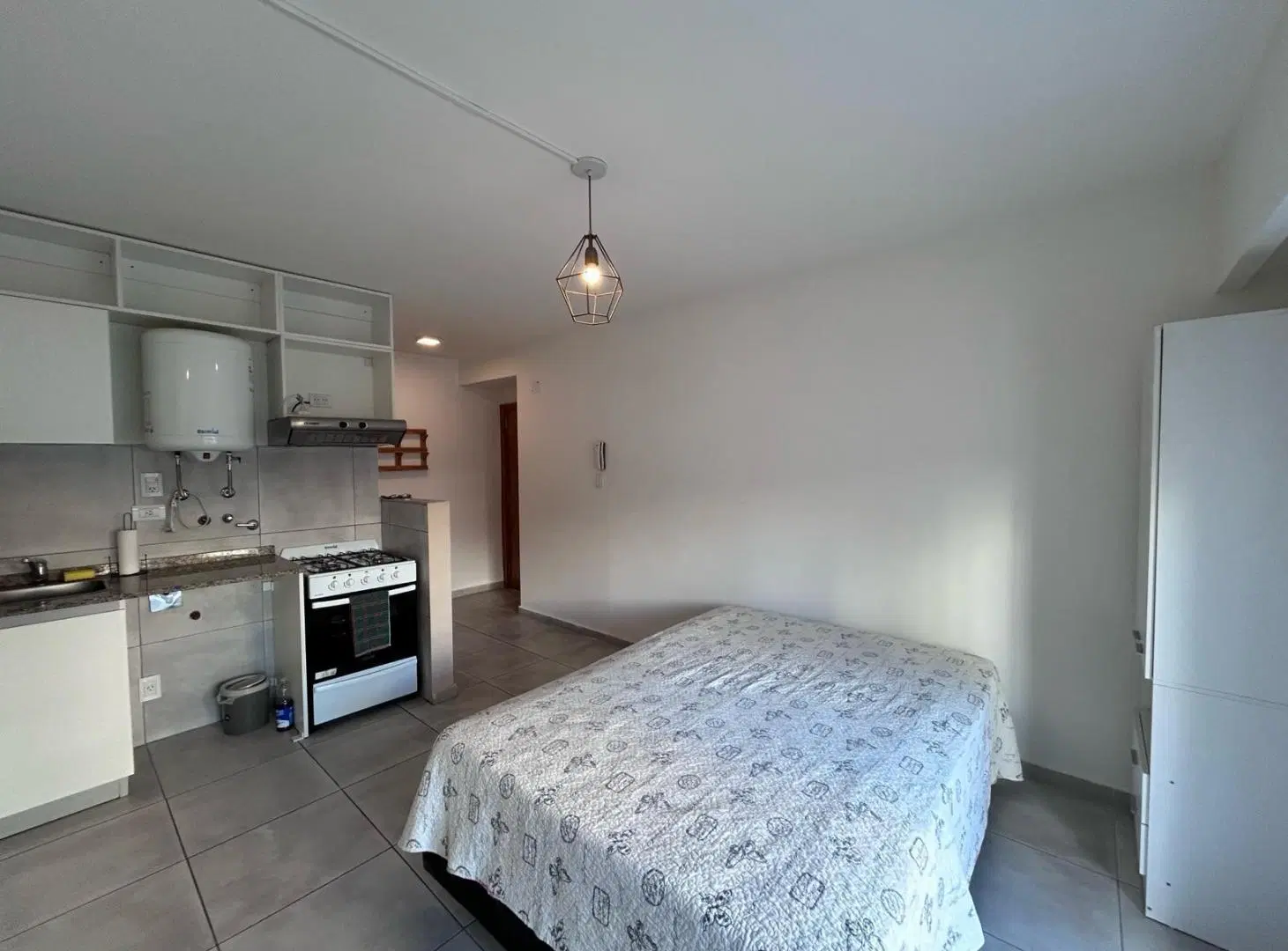 Monoambiente en alquiler con balcón en zona Rio, Rosario 4