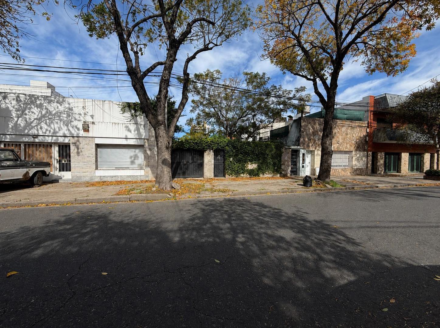 Foto de Casa en venta 3 dormitorios con cochera y amplio jardín- Rosario, imagen 3