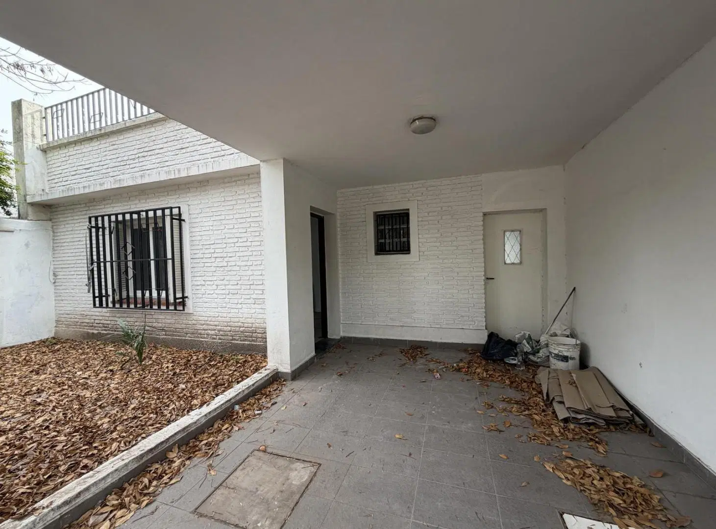 Casa en venta dos dormitorios con garage y patio en Fisherton-Rosario 3