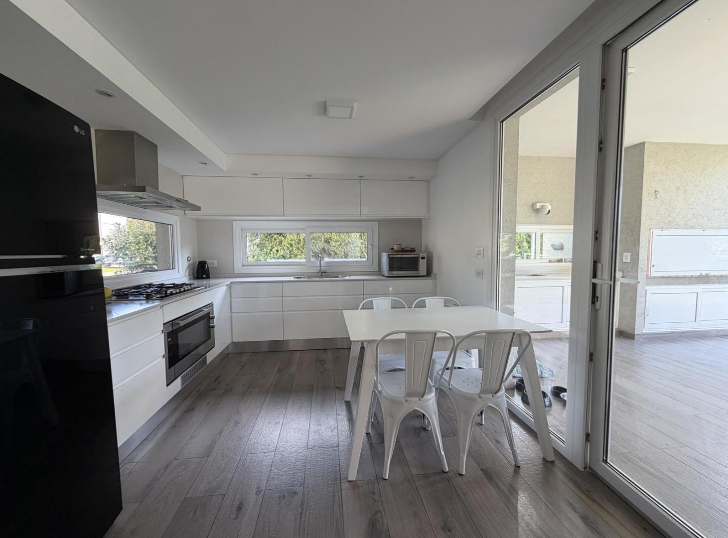 Foto de Casa en venta de 3 dormitorios en Barrio San Sebastián - Funes, imagen 4