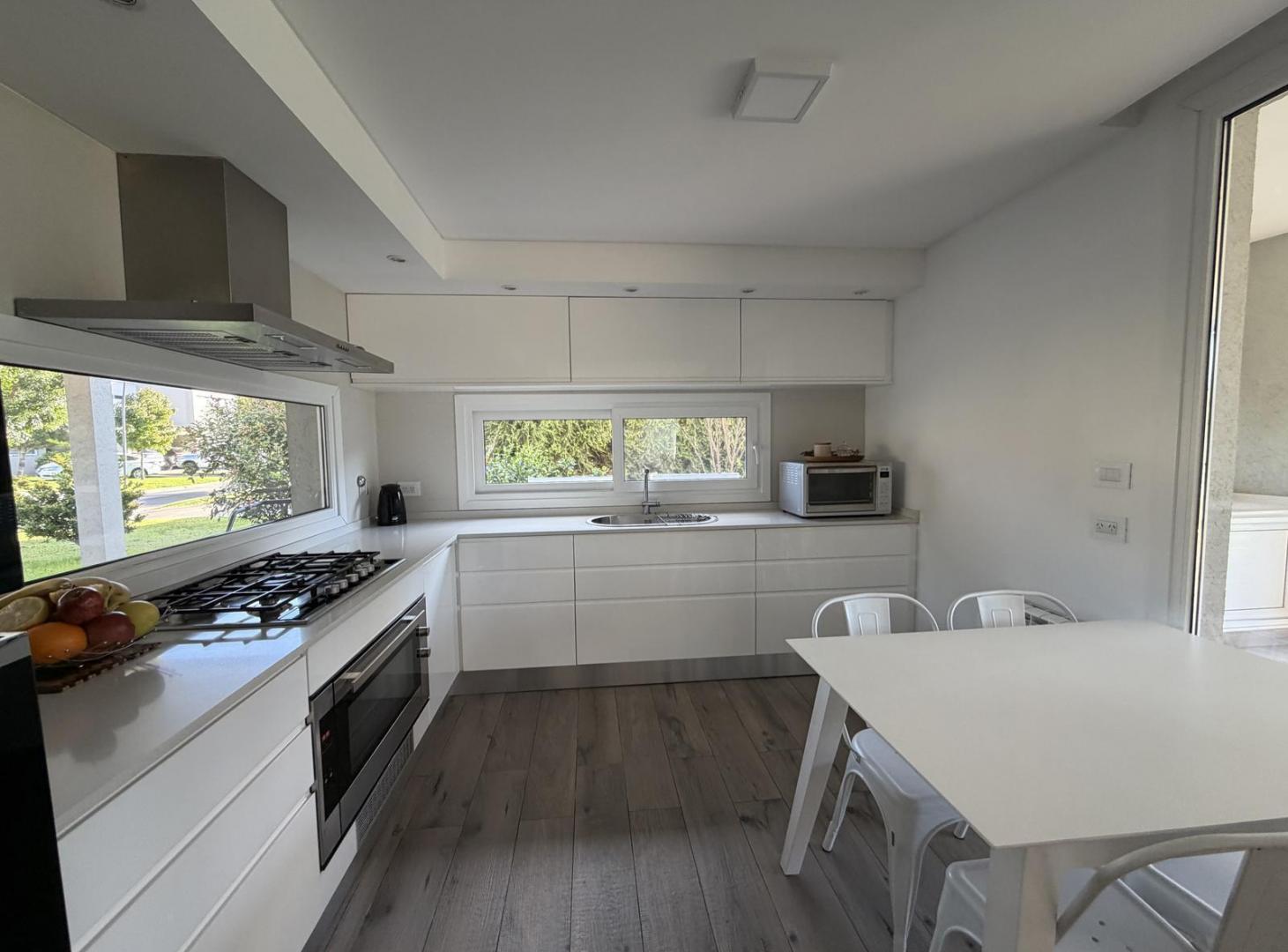 Foto de Casa en venta de 3 dormitorios en Barrio San Sebastián - Funes, imagen 3