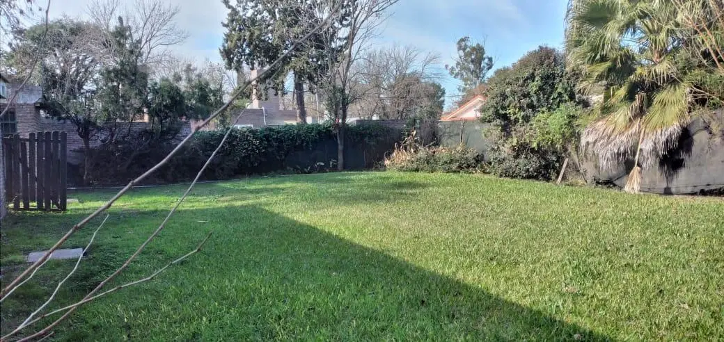 Venta Terreno / Casa en venta a reciclar en Funes  Zona 1 5
