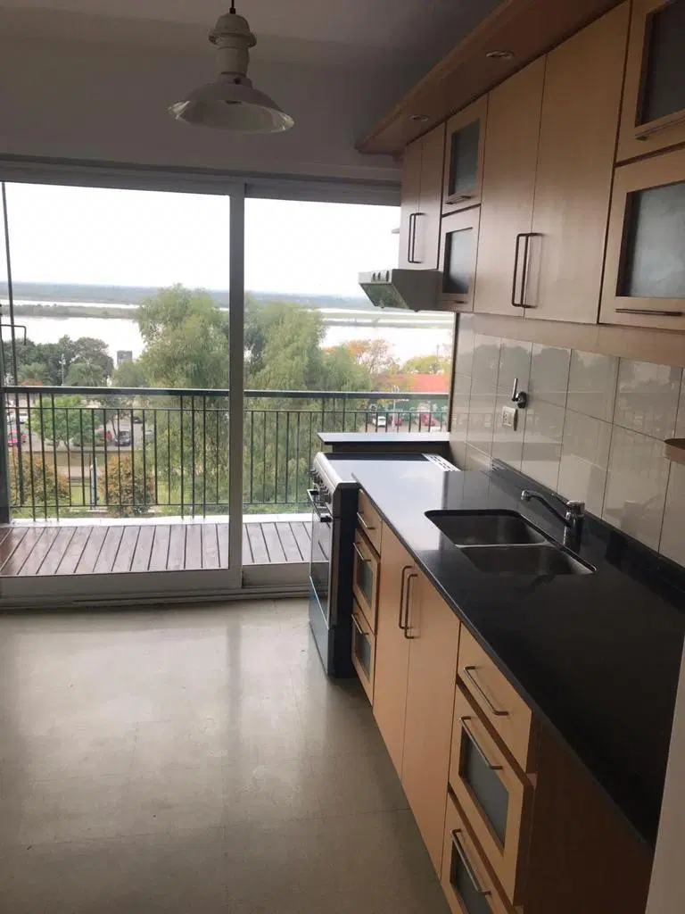 Departamento en alquiler con vista franca al rio dos dormitorios con cochera 2