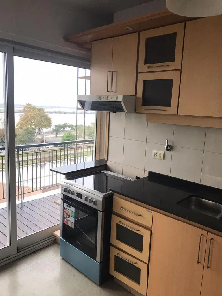 Departamento en alquiler con vista franca al rio dos dormitorios con cochera 1