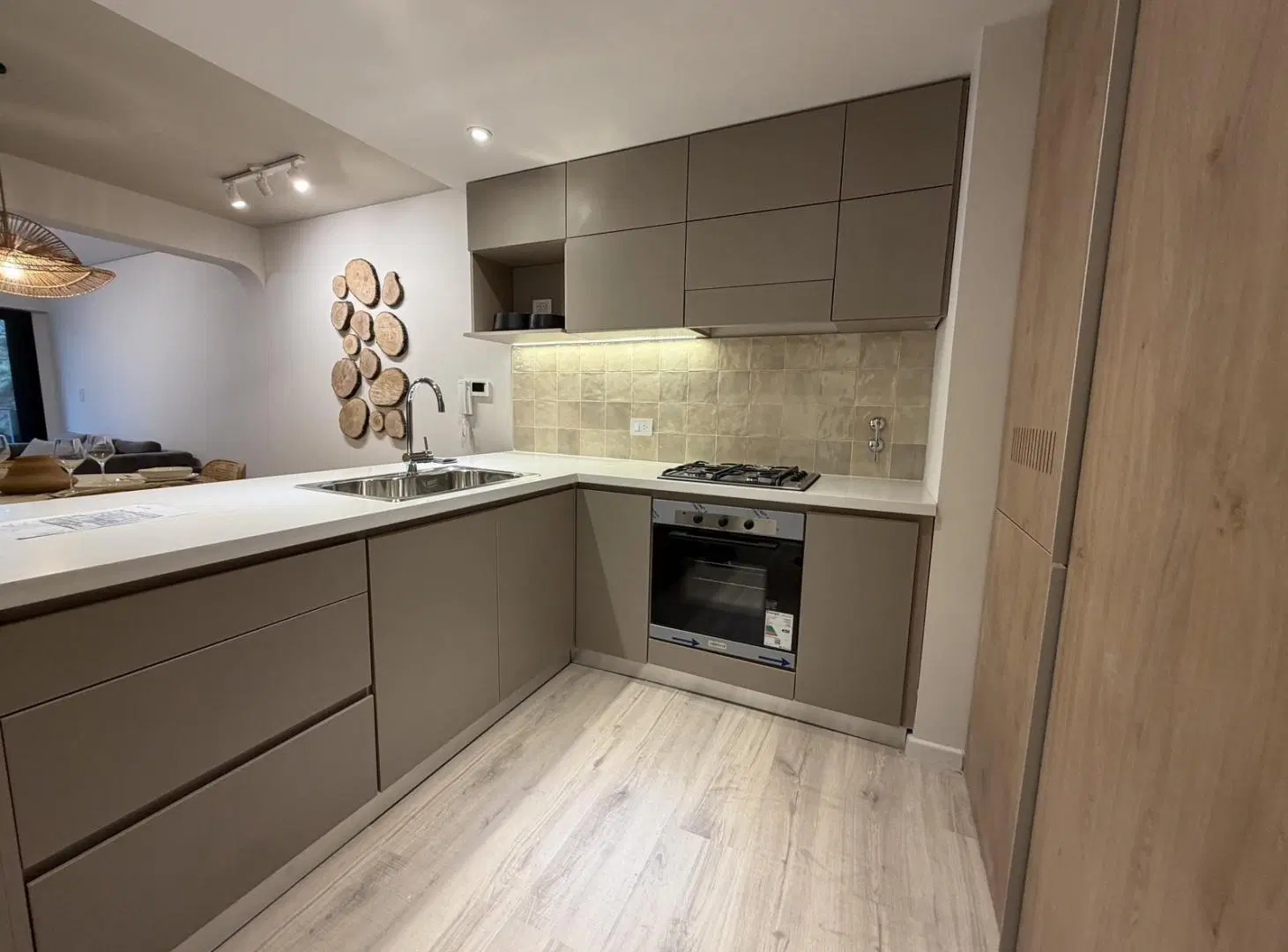 Departamento en venta a estrenar de 2 dormitorios en Rosario Centro 5