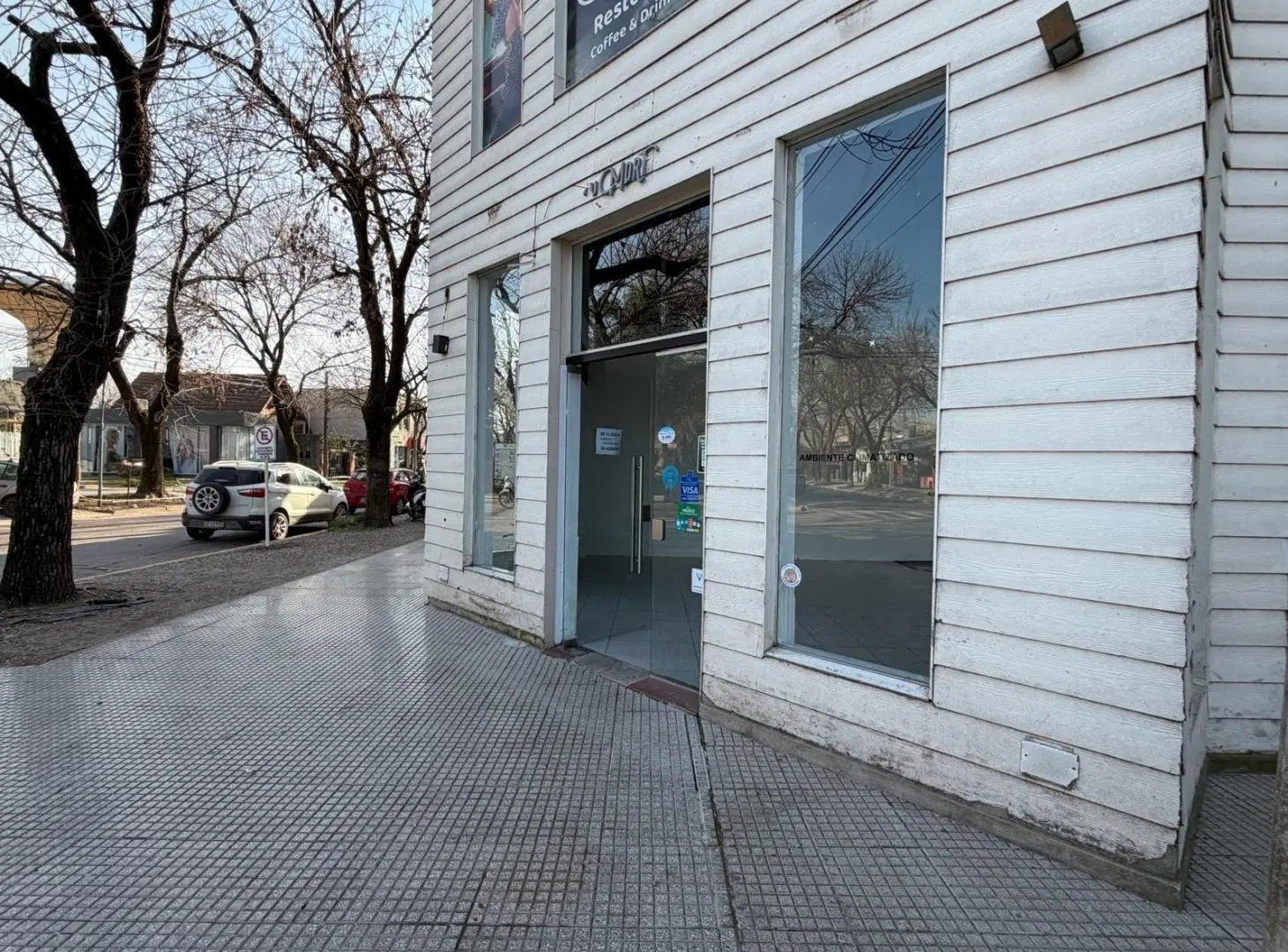 Local comercial, ubicación privilegiada en Funes 1