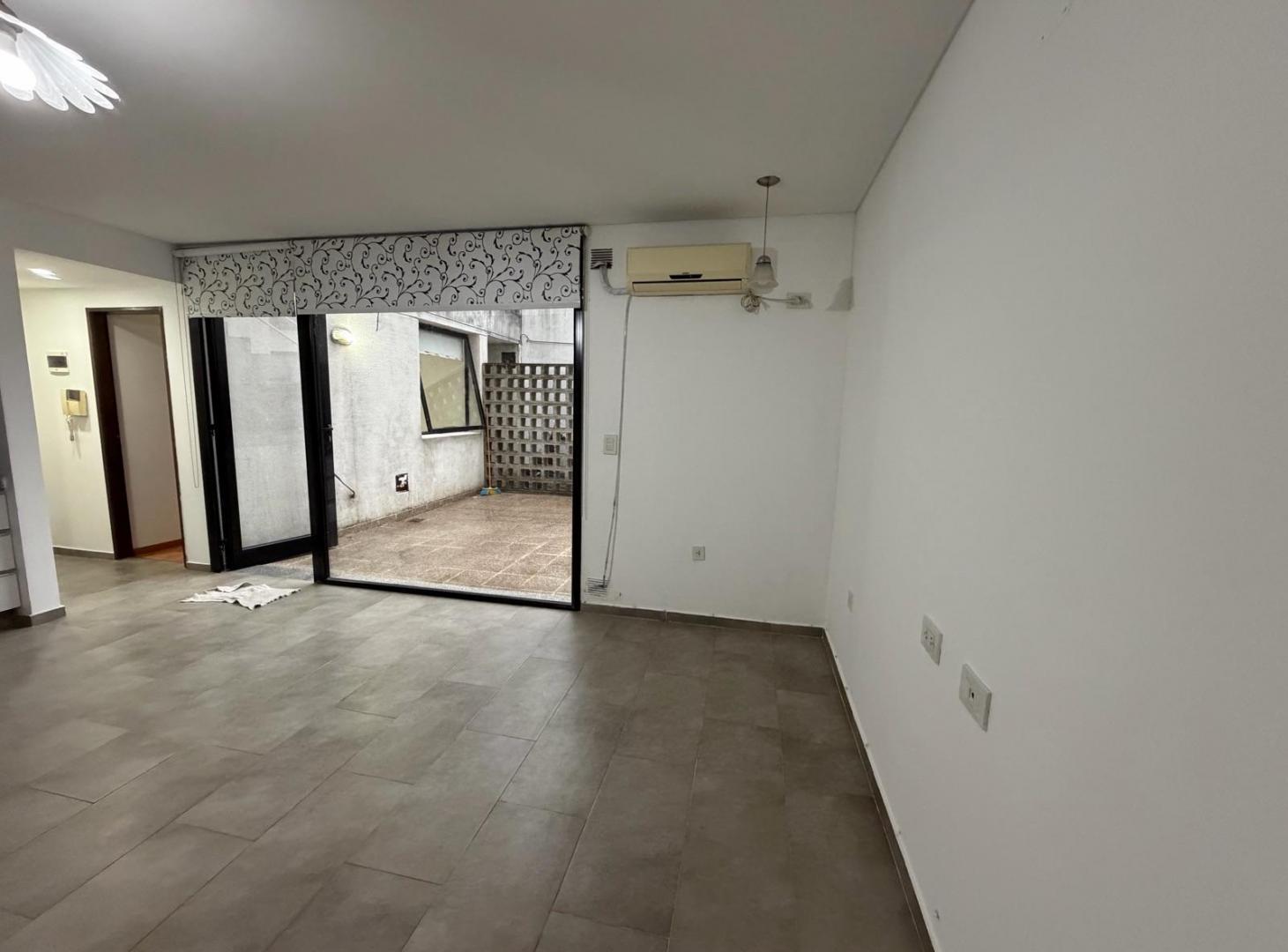 Foto de Departamento de pasillo a la venta de 1 dormitorio con patio en Rosario, imagen 4