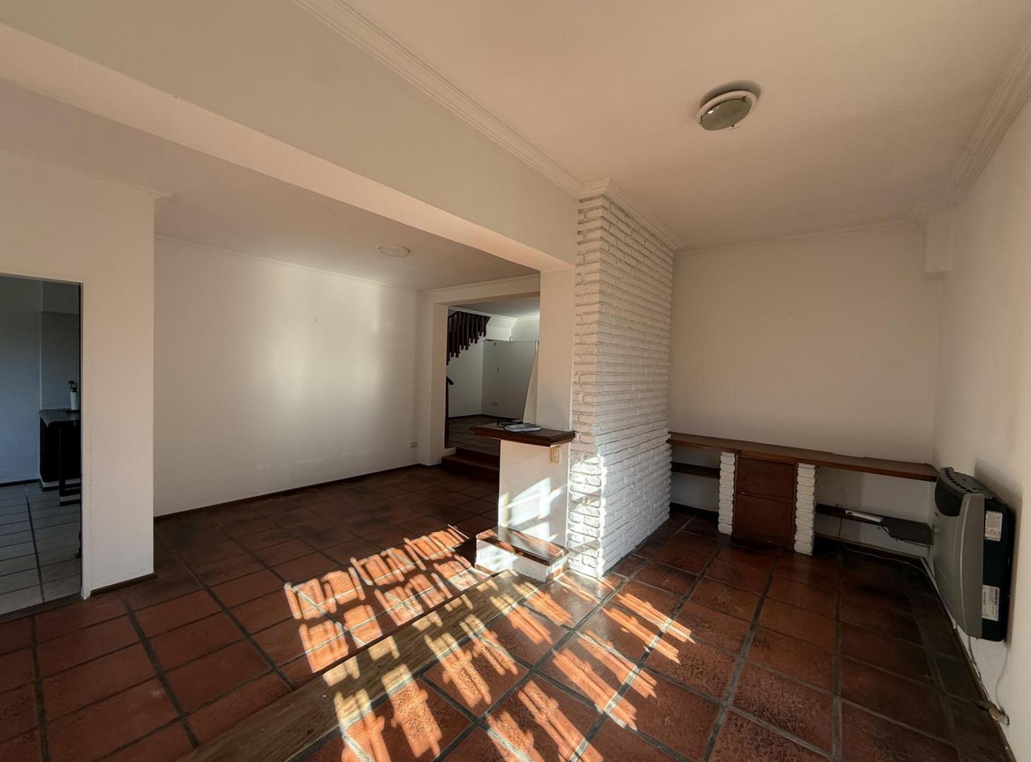 Foto de Casa en Venta de 4 Dormitorios en Rosario - Fisherton, imagen 2