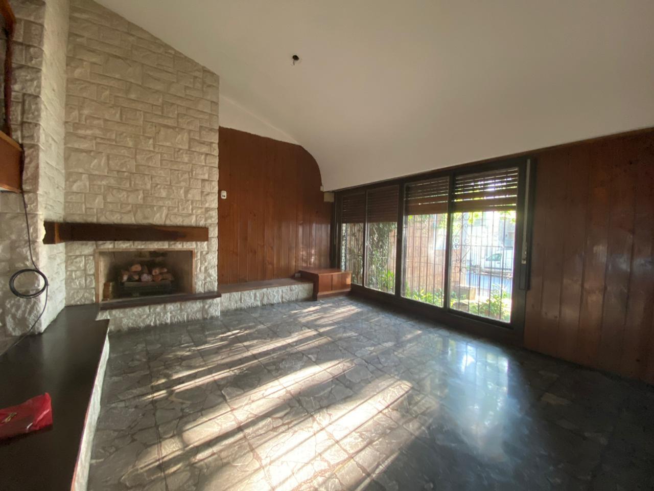 Foto de Casa en venta de 3 dormitorios y amplio jardín en Rosario - barrio, imagen 3