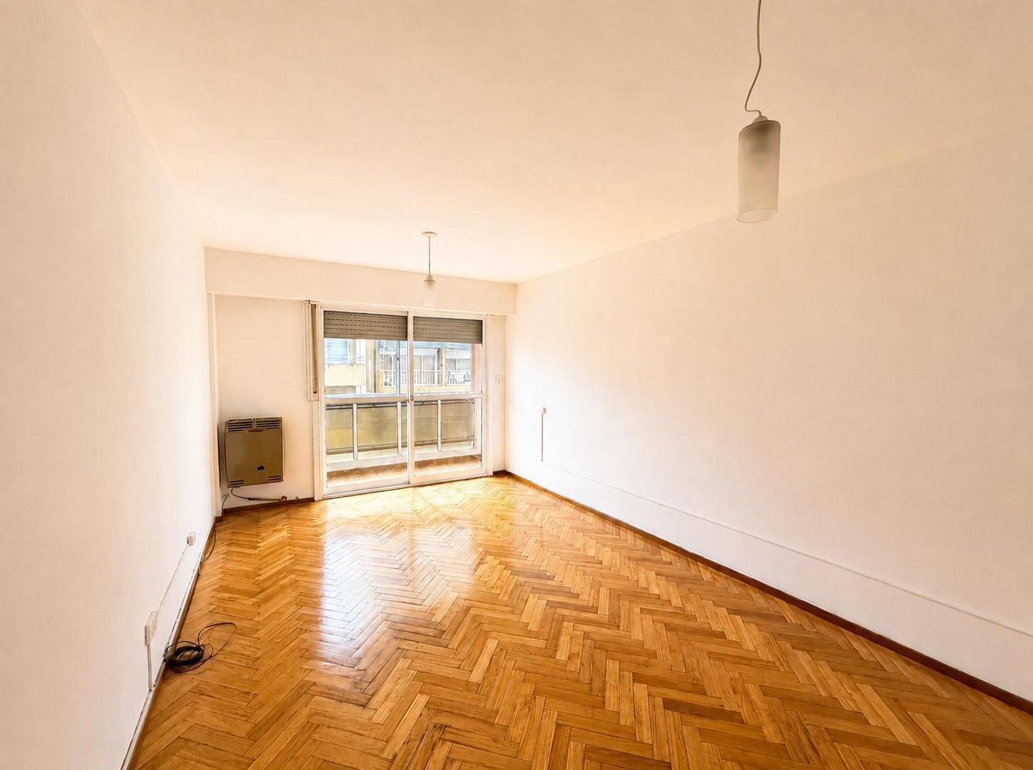 Foto de Departamento semipiso en alquiler de dos dormitorios con balcon al, imagen 3
