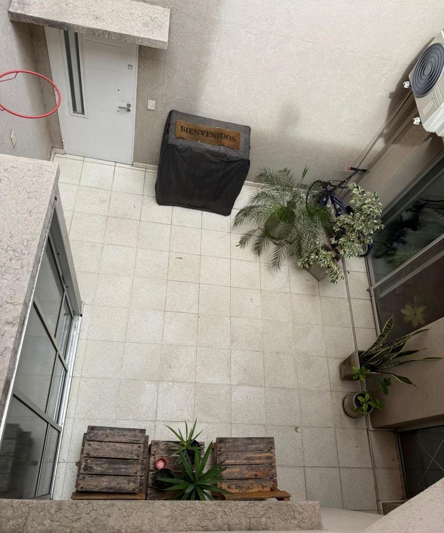Foto de Casa de pasillo dos dormitorios, patio en Urquiza 2100 - Centro, imagen 2