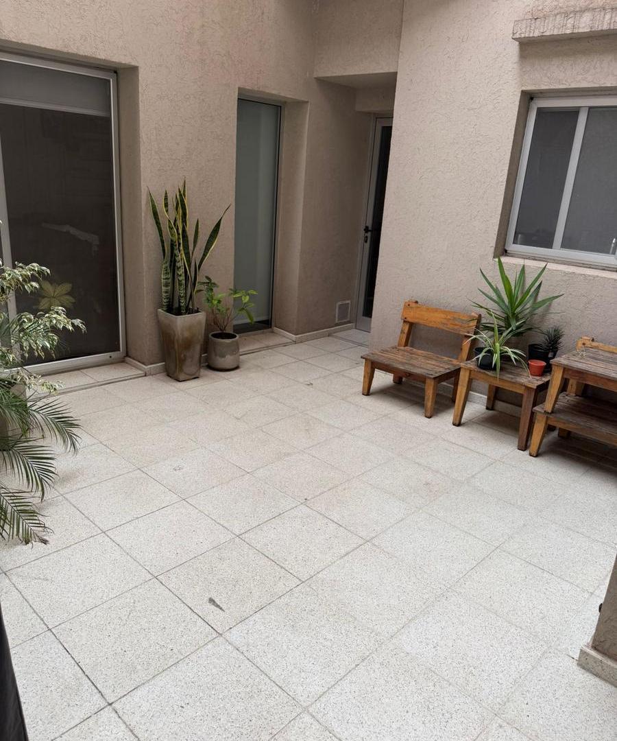 Foto de Casa de pasillo dos dormitorios, patio en Urquiza 2100 - Centro, imagen 1