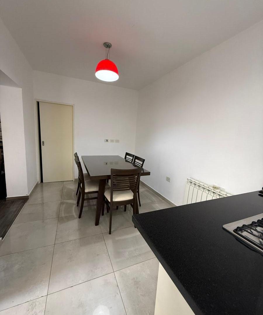 Foto de Casa de pasillo dos dormitorios, patio en Urquiza 2100 - Centro, imagen 5
