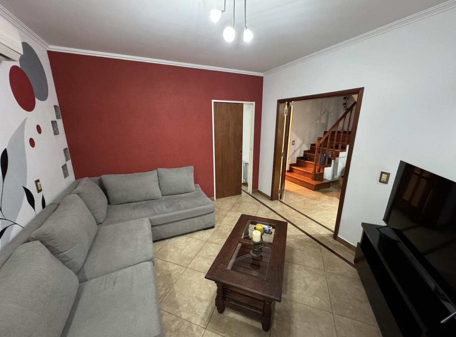 Foto de Casa en venta de 4 dormitorios con pileta, parrillero y terraza, Barrio, imagen 2