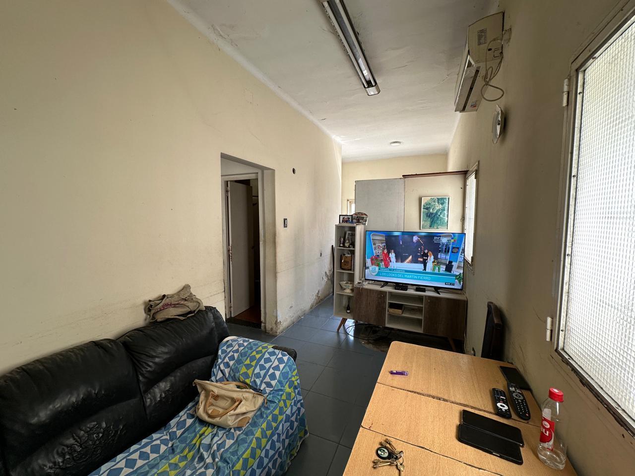 Foto de Casa venta interna unica NO PH a reciclar dos dormitorios, patio en, imagen 2