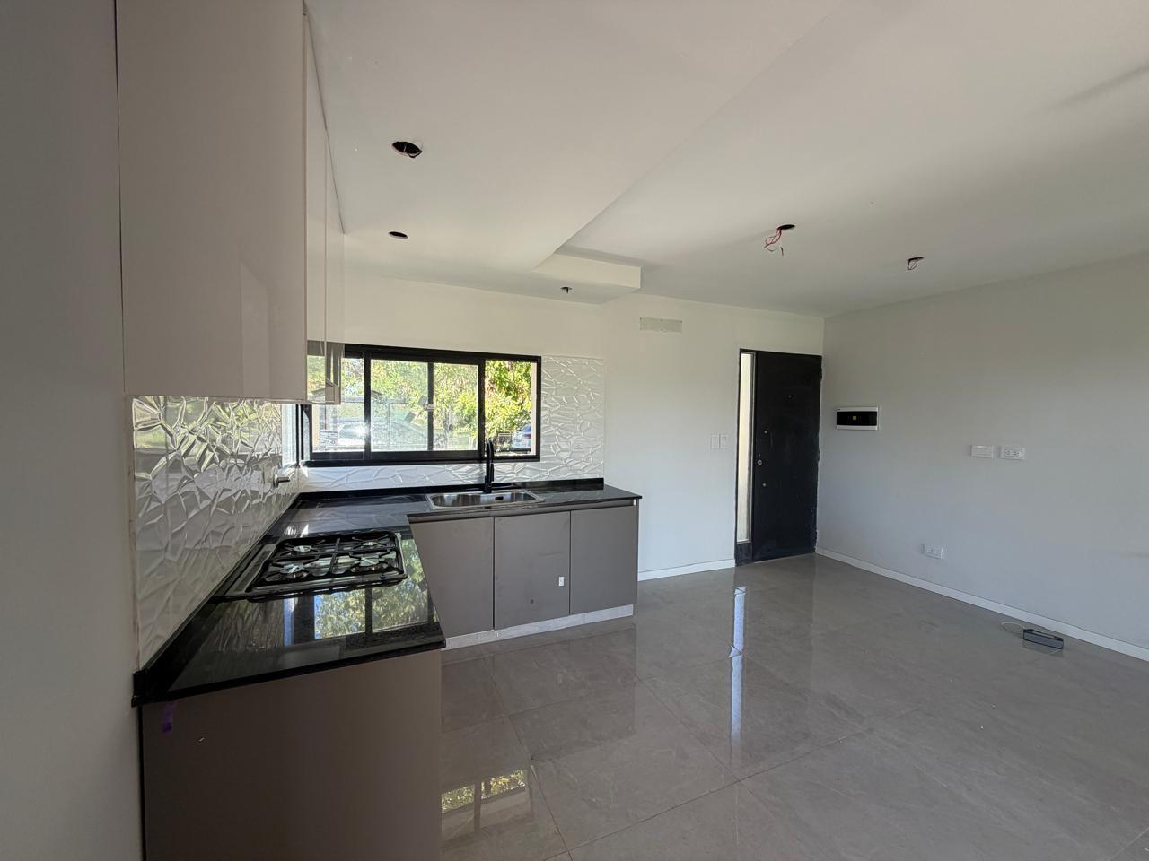 Foto de Casa en venta dos dormitorios, pileta, cochera, barrio Las Tardes, imagen 4