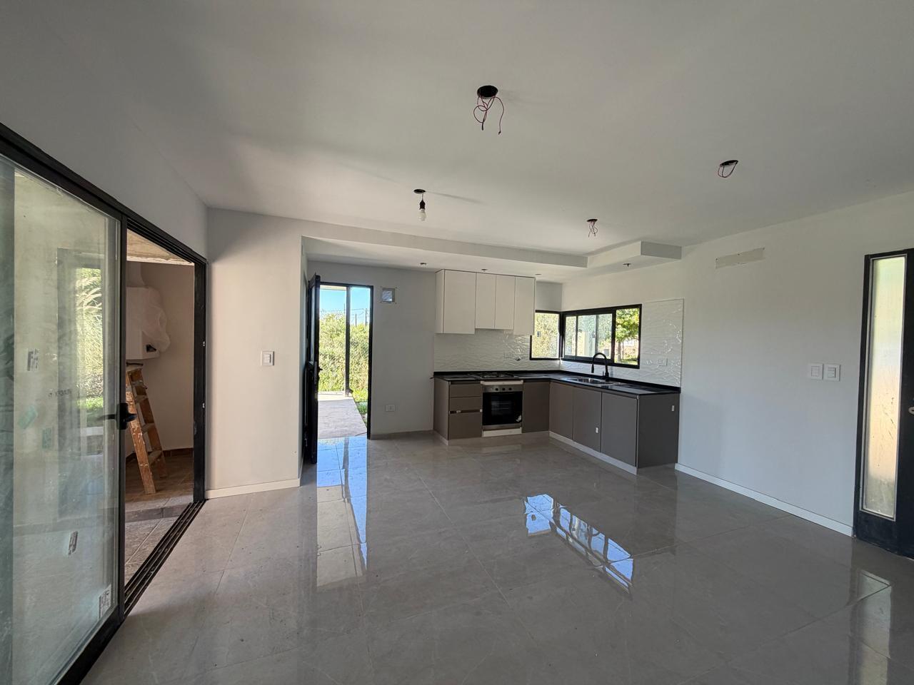 Foto de Casa en venta dos dormitorios, pileta, cochera, barrio Las Tardes, imagen 5
