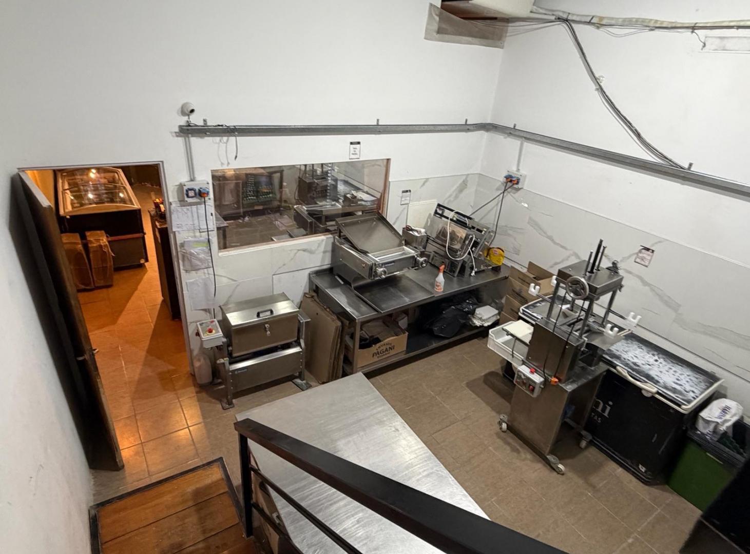 Foto de Local en venta en Funes, ubicación céntrica, Galería Paseo Victoria., imagen 4