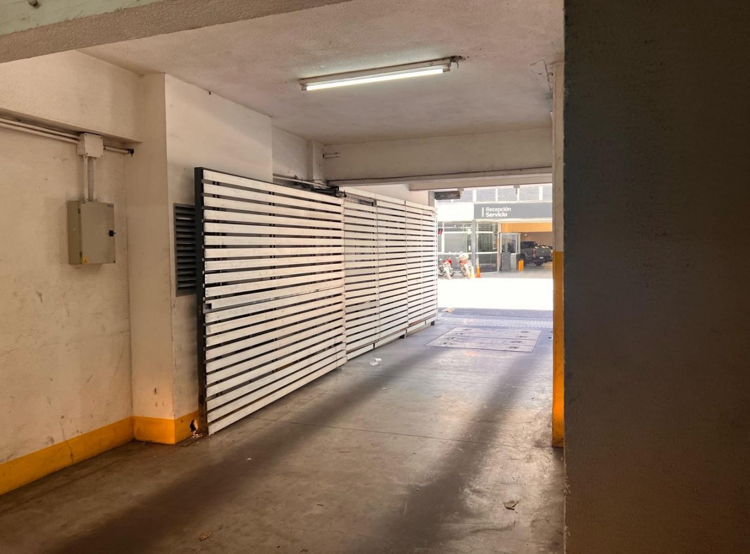 Foto de Cochera en venta en Rosario centro, imagen 2