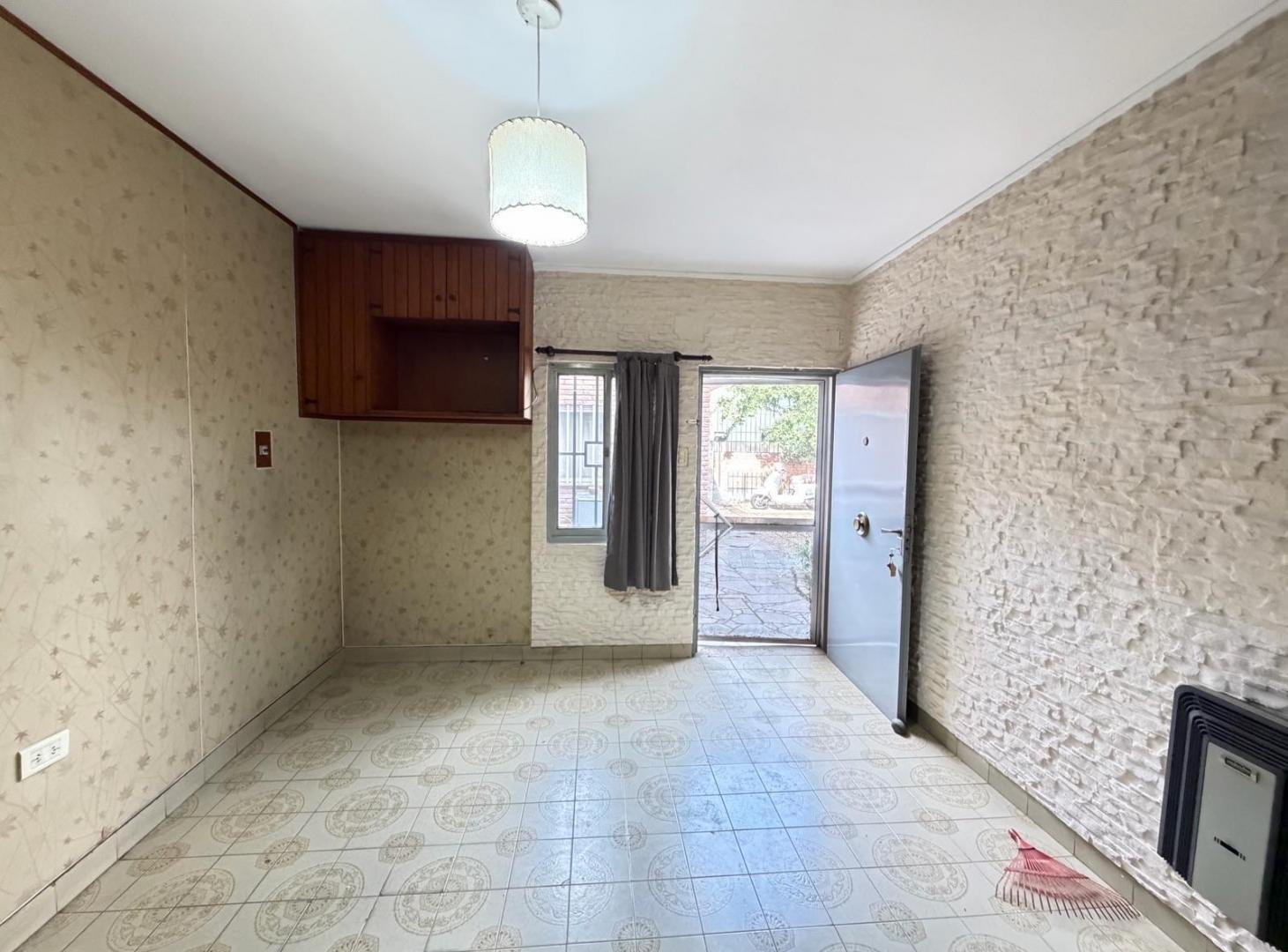 Foto de Casa en venta de 4 dormitorios y cochera en barrio Luis Agote, Rosario, imagen 5