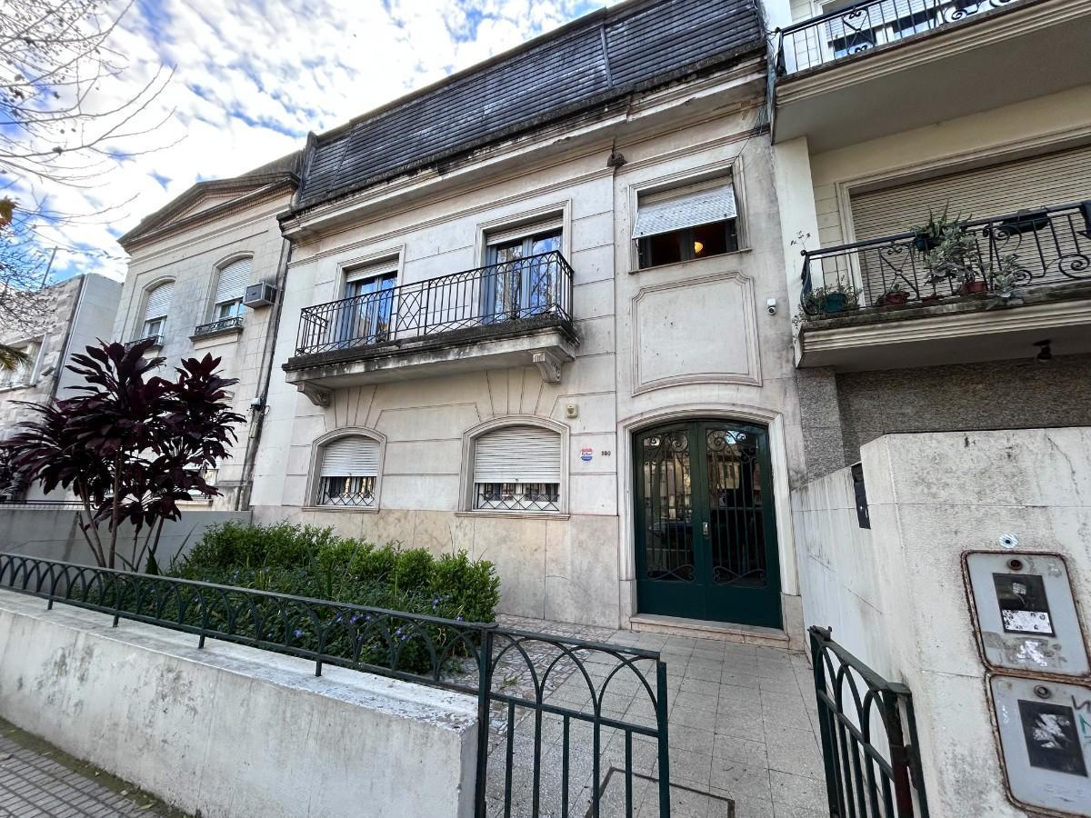 Foto de Venta casa de 3 Dormitorios con patio en Rosario - Bv Oroño al 300, imagen 1