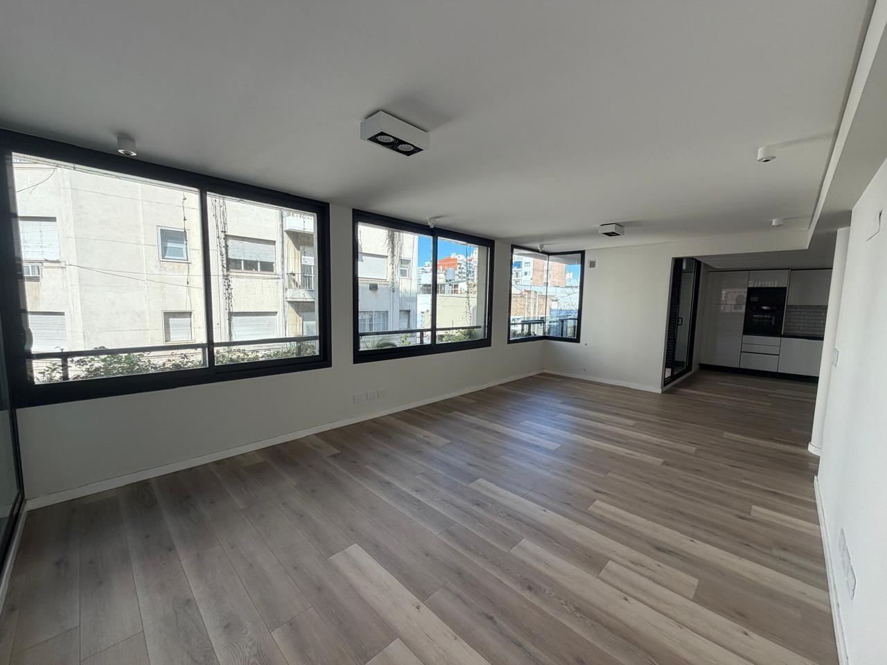 Foto de Departamento en venta 3 dormitorios, 3 baños, balcón con parrilla, imagen 1