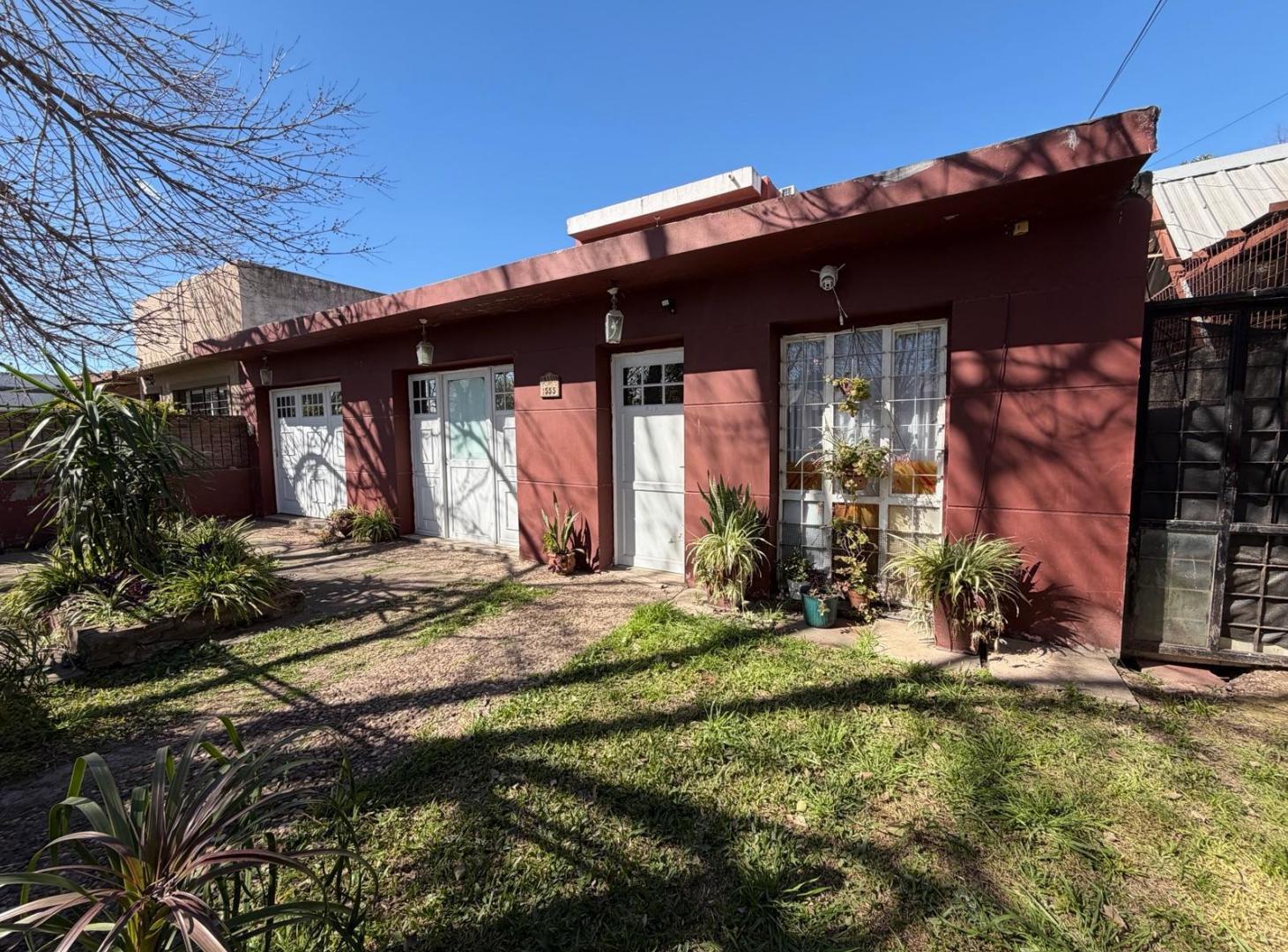 Foto de Casa en venta de 5 dormitorios y pileta en Funes, imagen 3