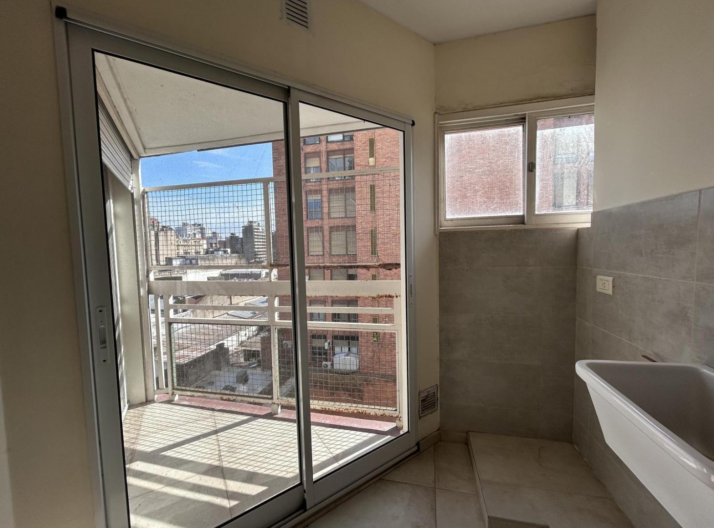 Foto de Departamento en venta de tres dormitorios con balcón en zona centro, imagen 4