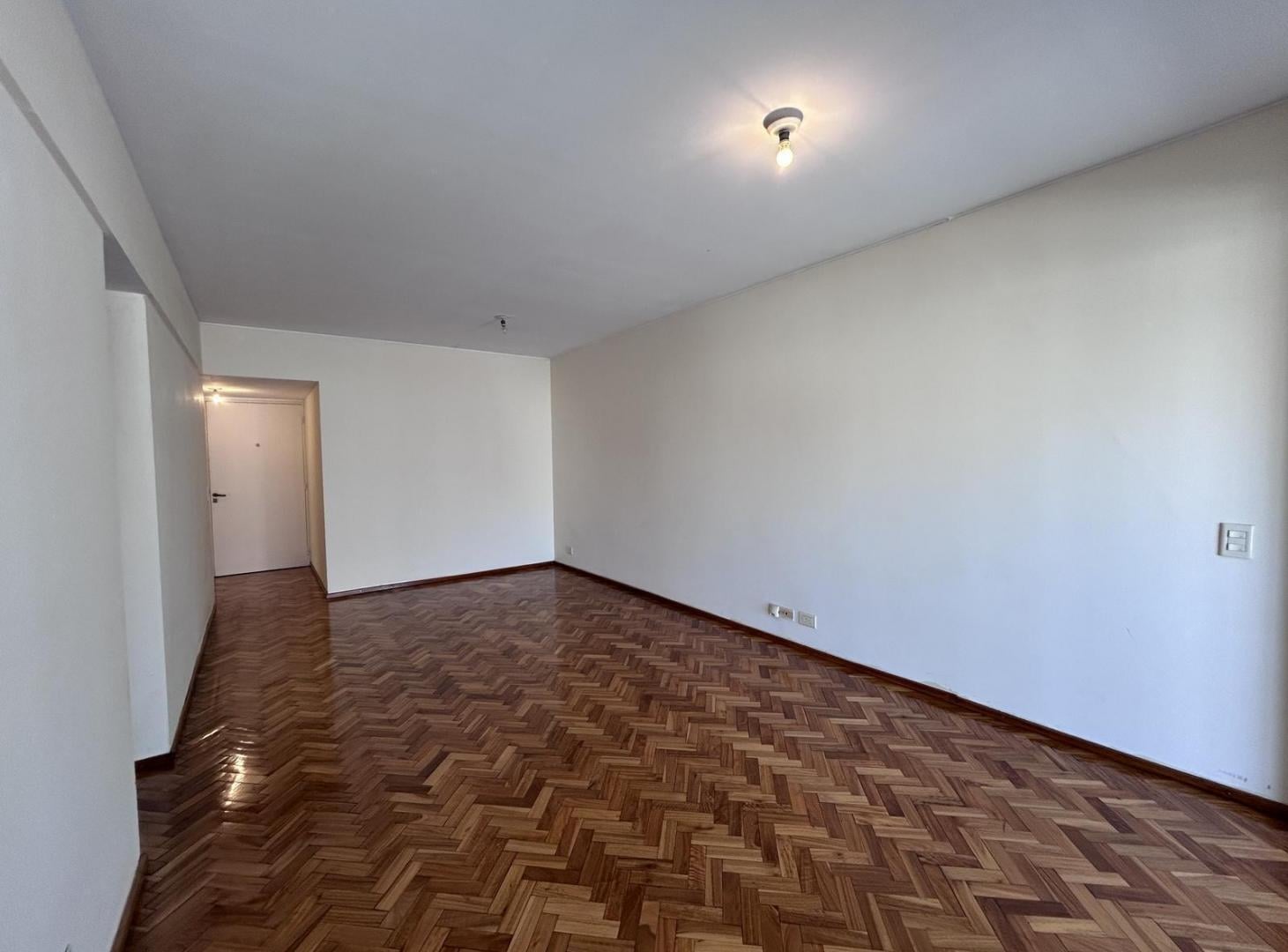 Foto de Departamento en venta de tres dormitorios con balcón en zona centro, imagen 3