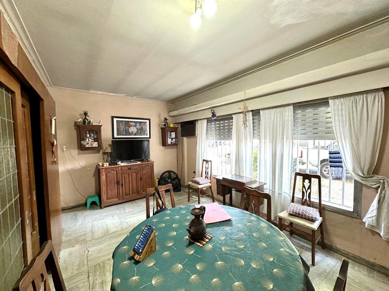 Foto de Casa en venta 3 dormitorios, dos baño, cochera, patio en Rosario - Luis, imagen 2