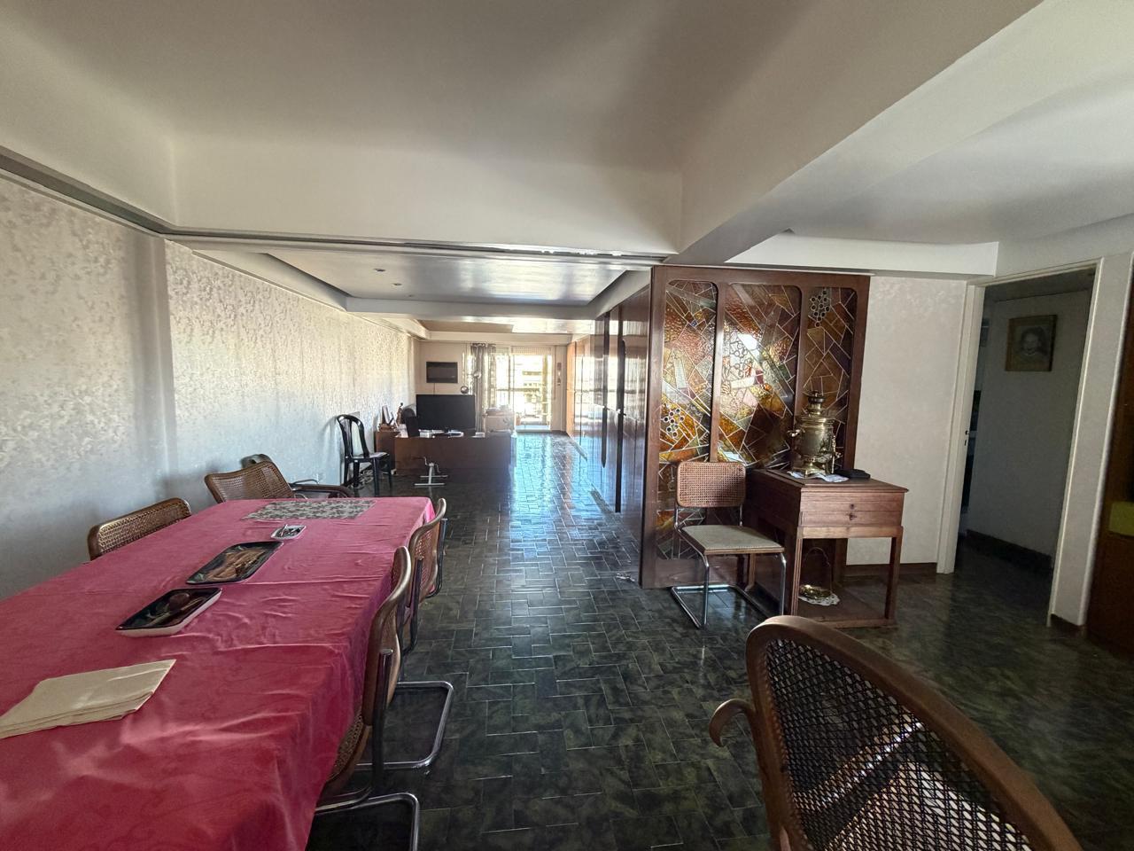 Foto de Departamento en venta semi piso 3 dormitorios 3 baños en Pte Roca 1130, imagen 4