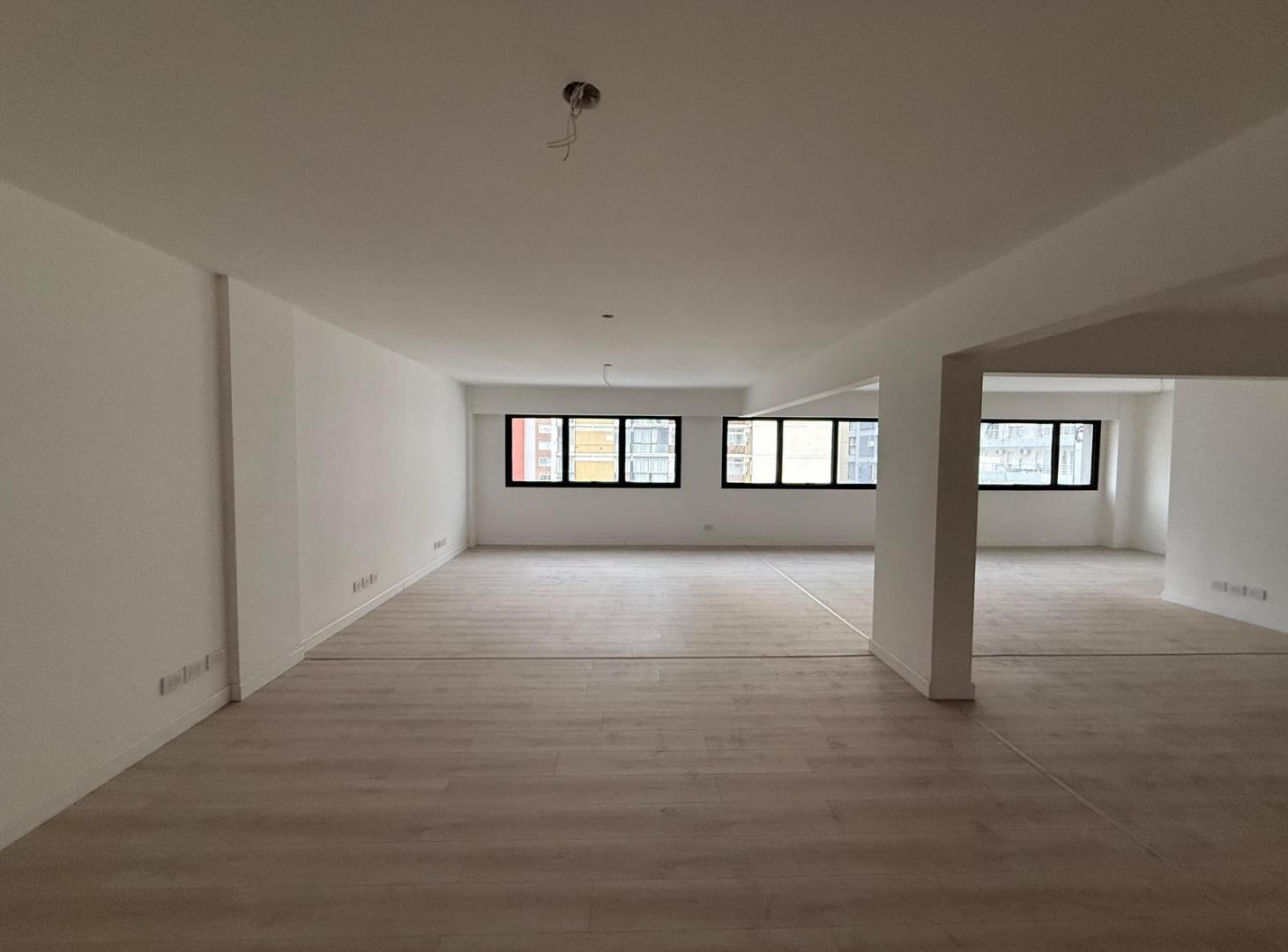 Foto de Oficina premium en alquiler, zona Parque España, Rosario, imagen 1