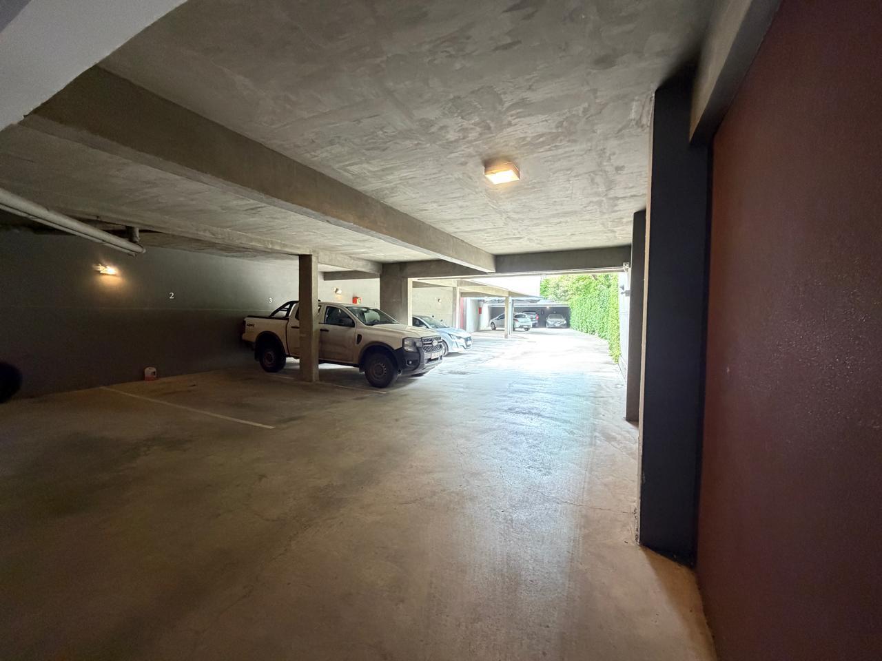 Foto de Cochera en venta en planta baja Rodrigues 1100 Lourdes - Rosario, imagen 3