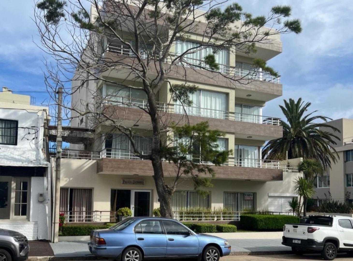 Foto de Departamento de 2 dormitorios en Punta del Este, barrio Península, imagen 2