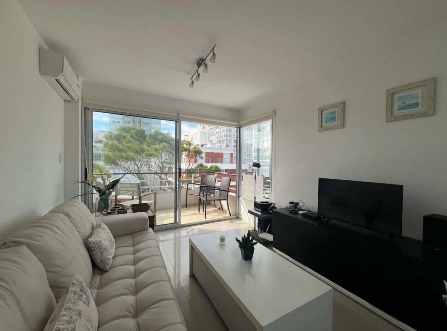 Foto de Departamento de 2 dormitorios en Punta del Este, barrio Península, imagen 3