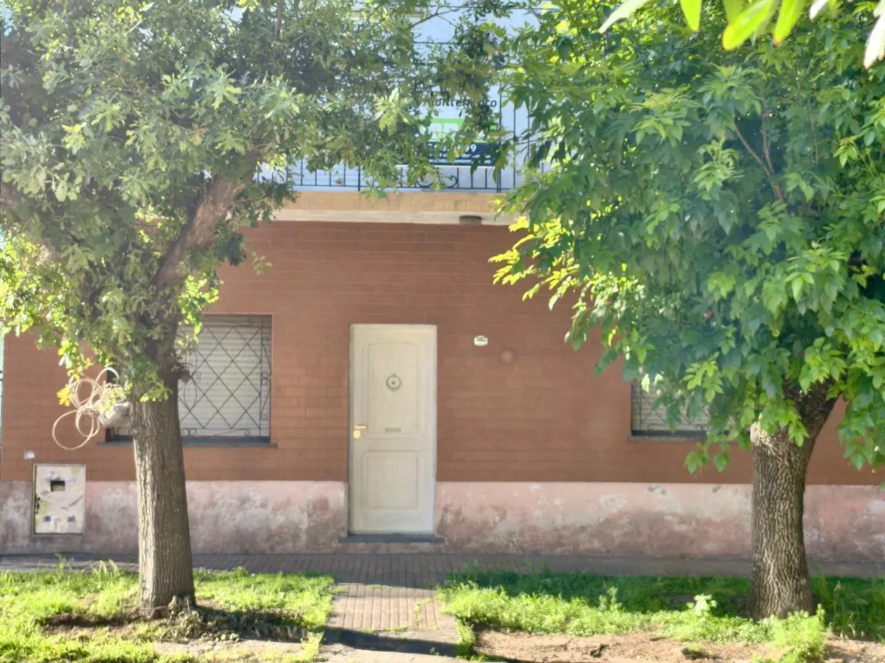 Casa venta de 6 ambientes en Berazategui 1