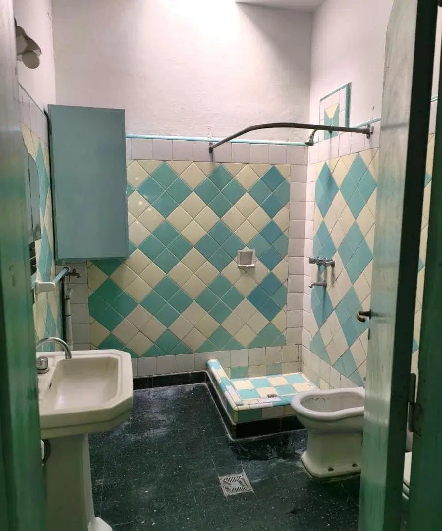 Casa venta de 6 ambientes en Berazategui 3