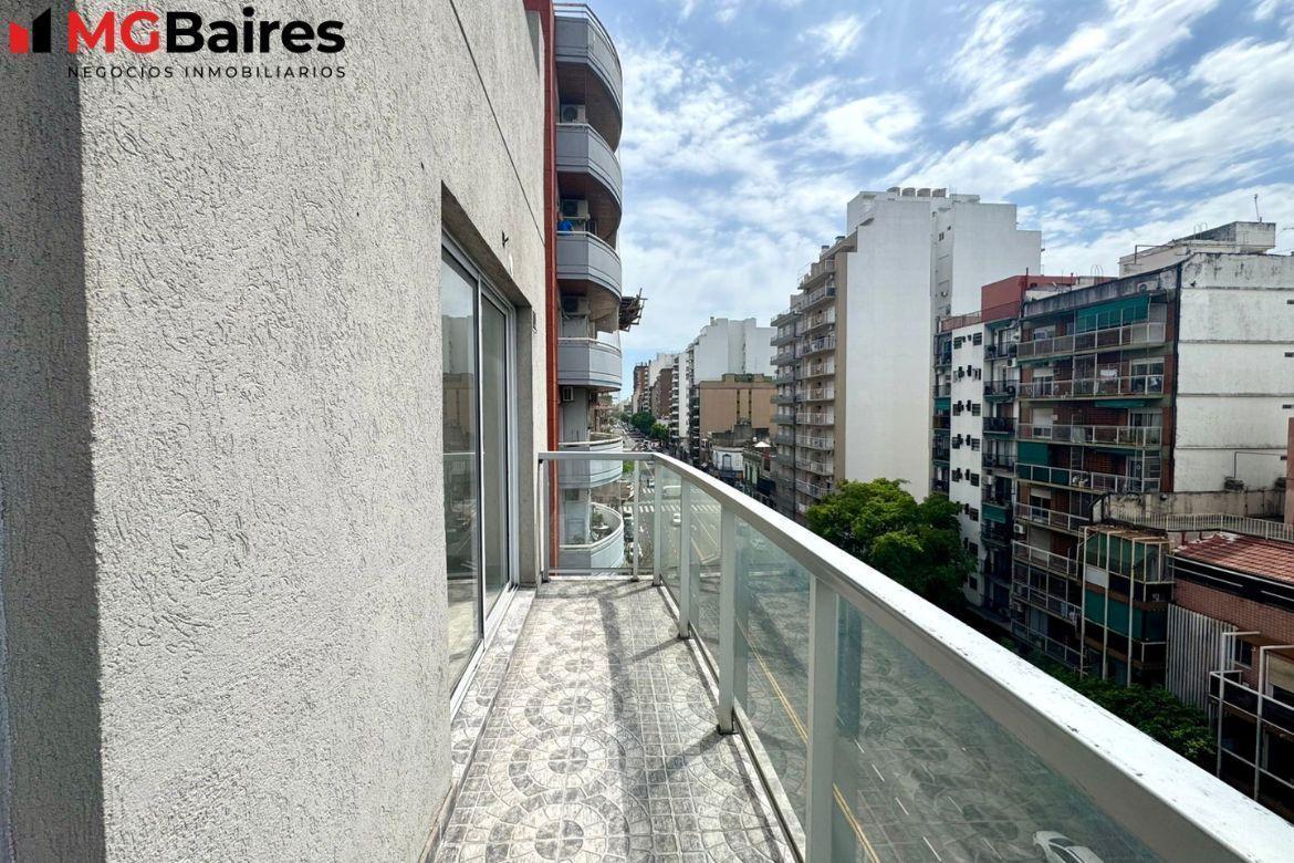 Foto de Departamento de dos ambientes en venta - piso alto! - Flores, imagen 2