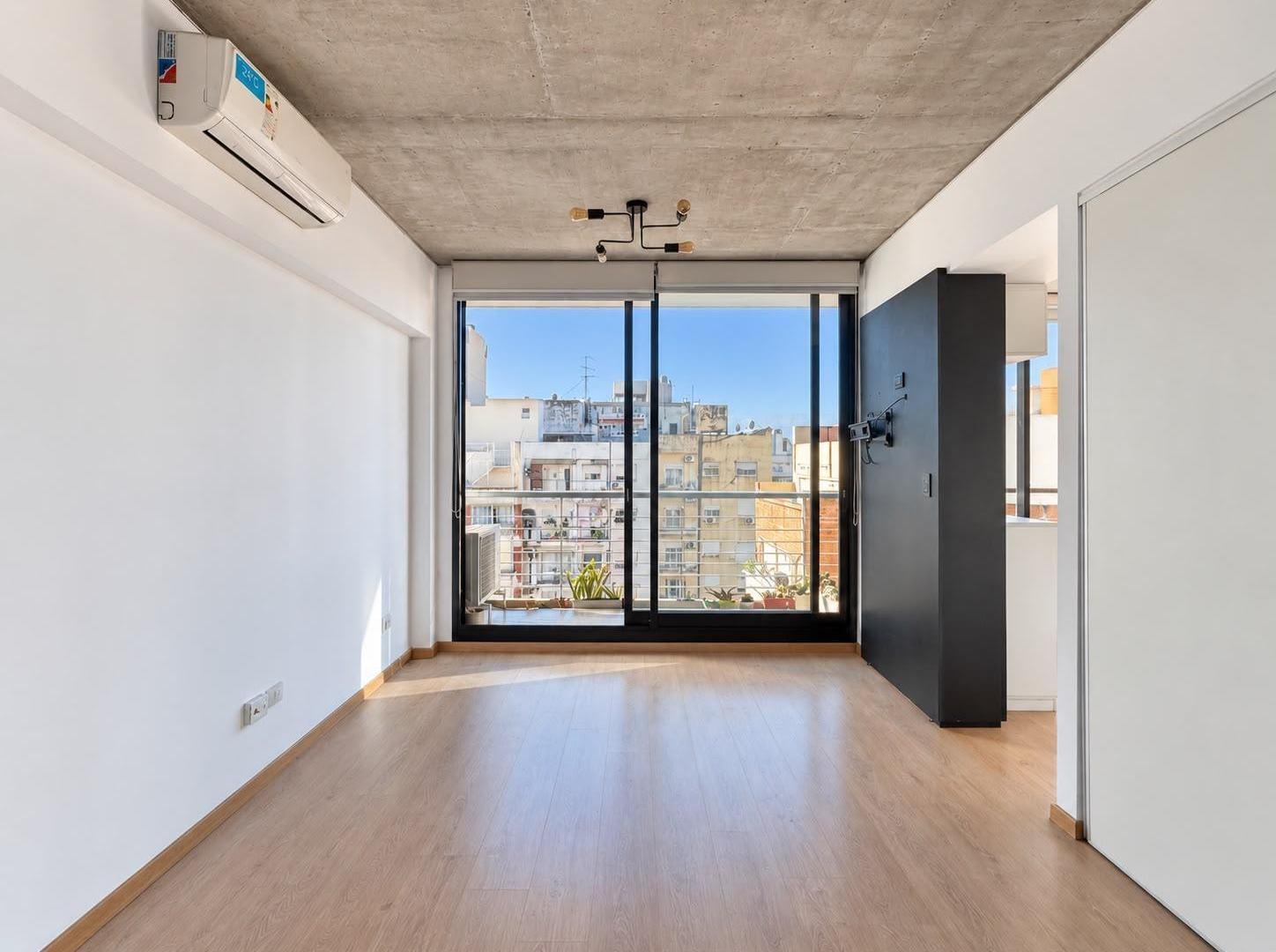Foto de Departamento en venta con cochera- Torre Palmera Caballito., imagen 1