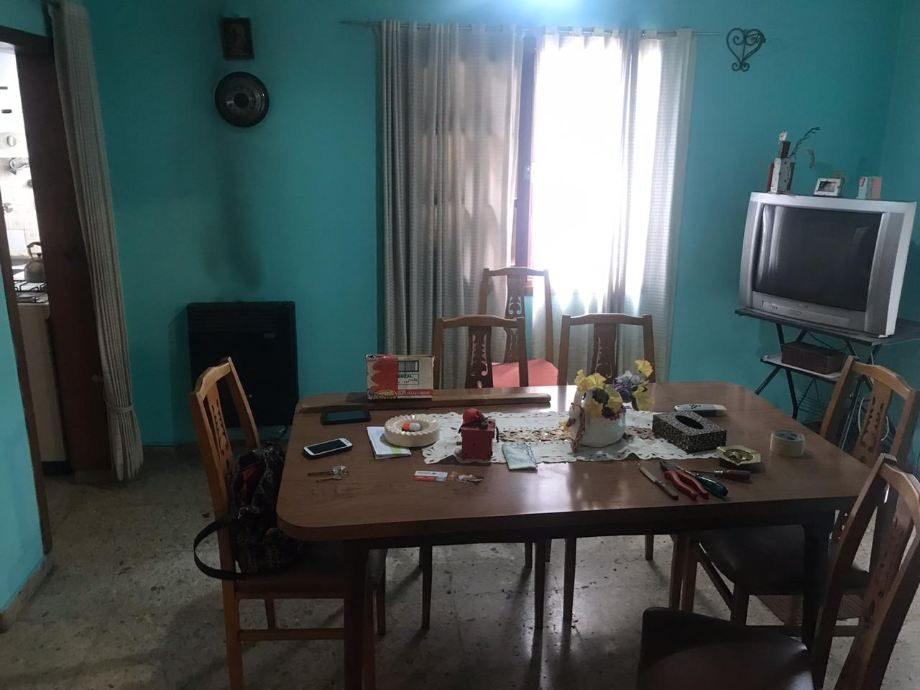 Local con Vivienda en Venta en Bernal Oeste