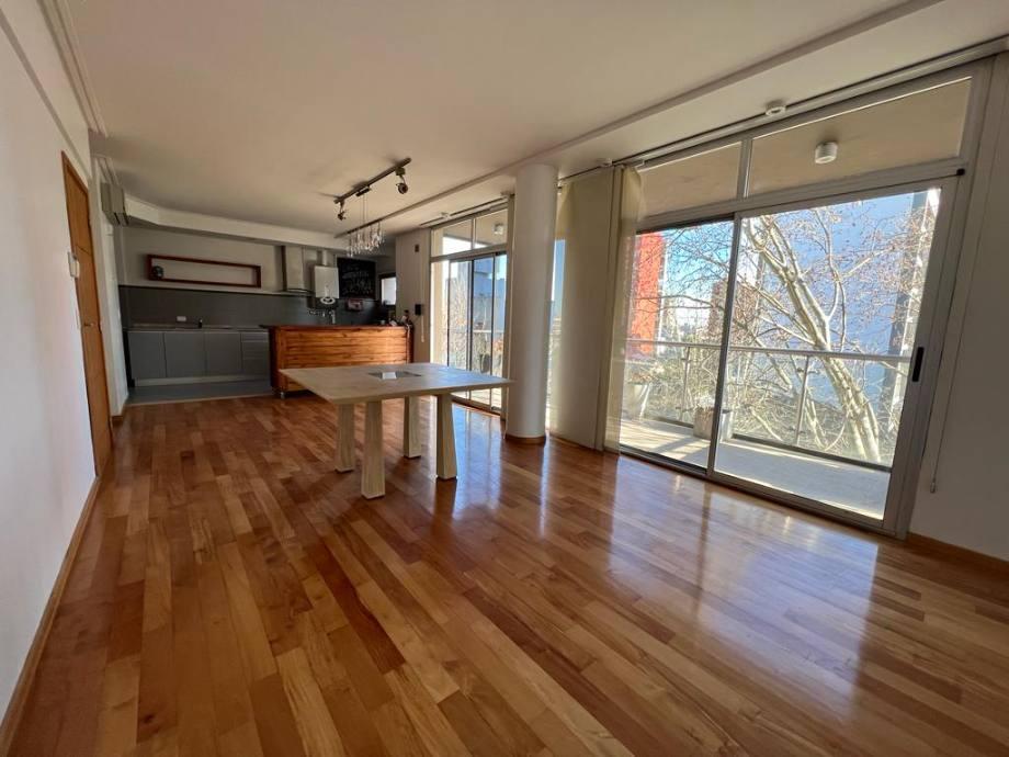 Piso de 4 Ambientes con Cochera en Venta en Quilmes Centro. 4