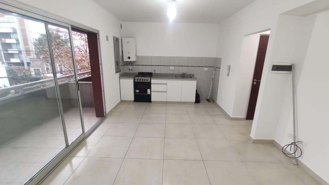 Departamento de 2 Ambientes con Cochera en Venta en Quilmes Centro 4