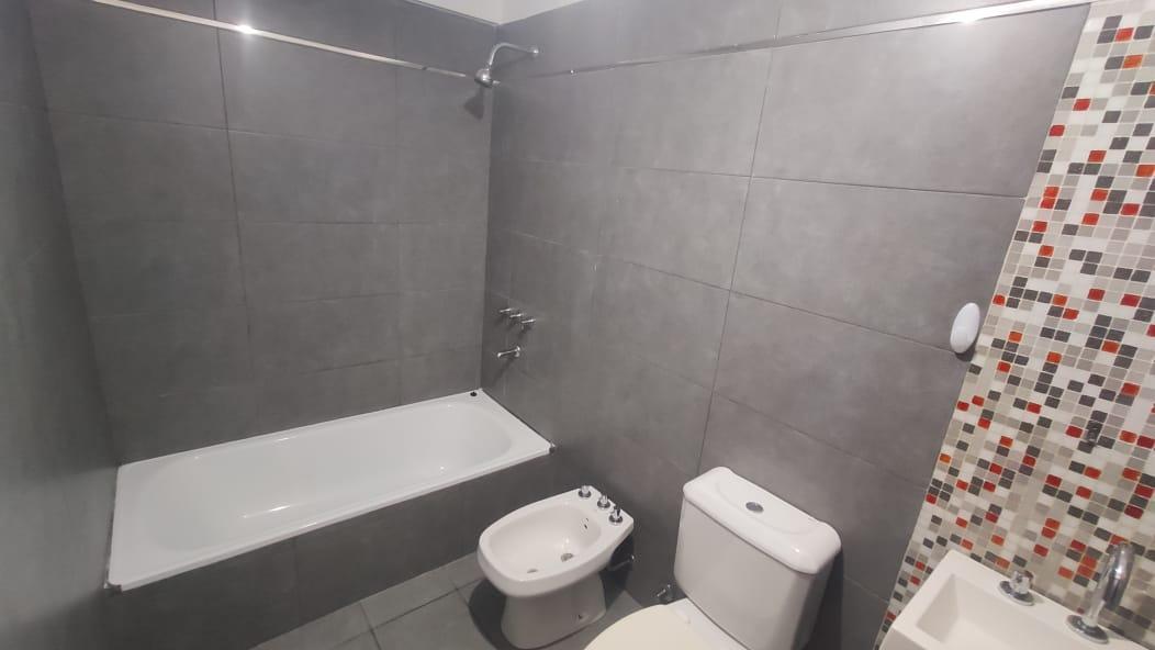 Departamento de 2 Ambientes con Cochera en Venta en Quilmes Centro 1