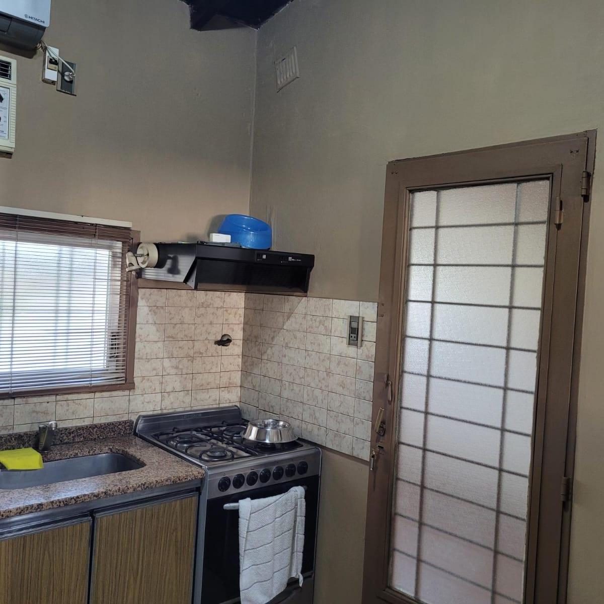 Casa de 4 Ambientes con Cochera en Venta en Quilmes Oeste. 1