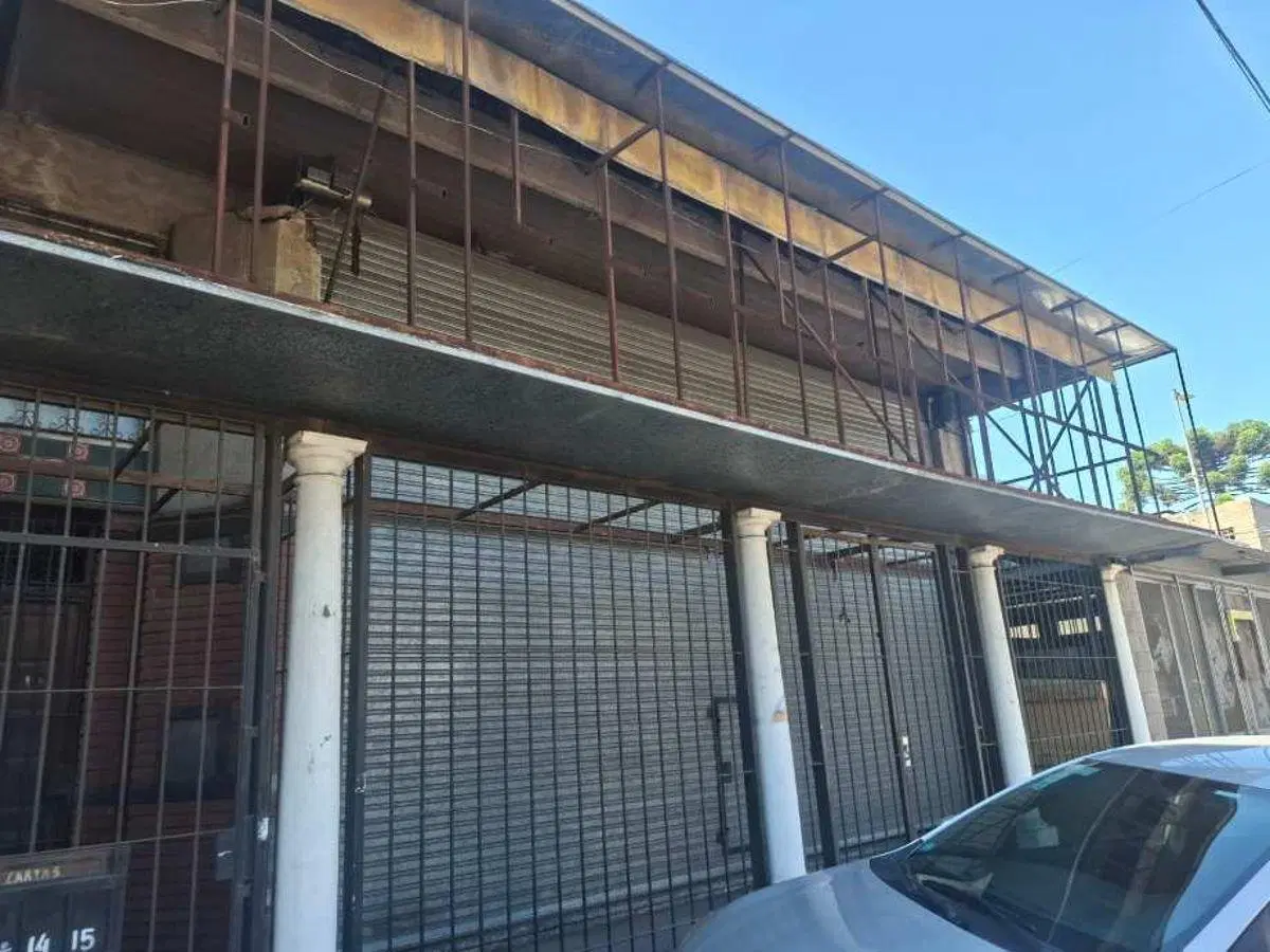 VENTA EN BLOCK INMUEBLE COMERCIAL EN ESQUINA, 2 LOCALES Y 2 GALPONES CON VIVIENDA AL FONDO EN BERAZA 2