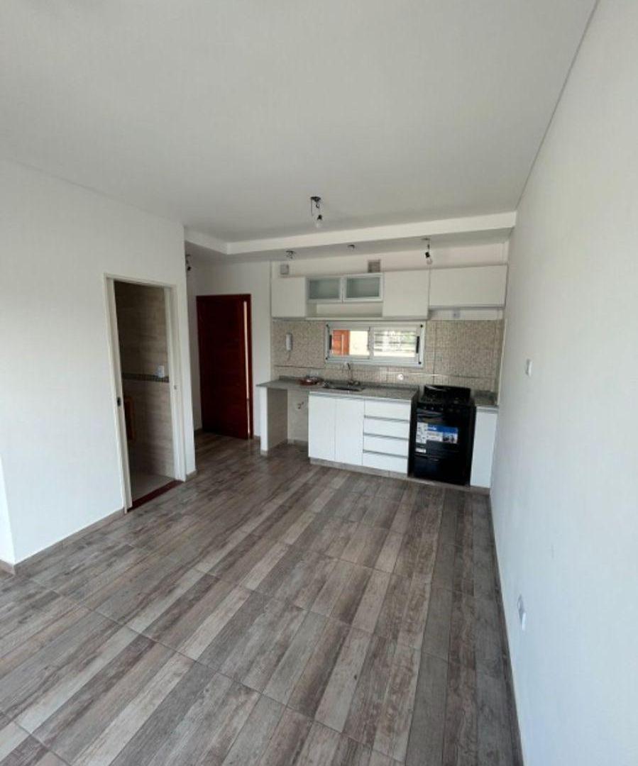 Foto de Departamento 2 Ambientes en Venta en Bernal., imagen 2