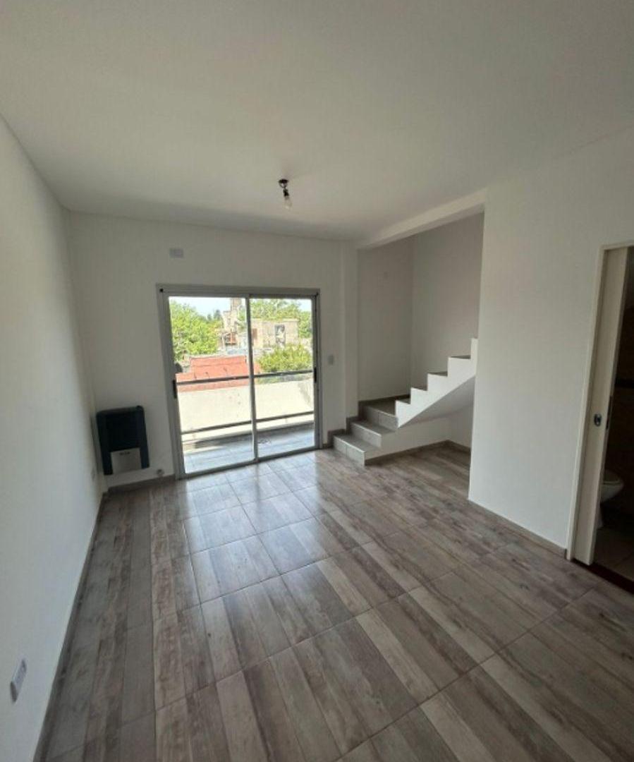 Foto de Departamento 2 Ambientes en Venta en Bernal., imagen 4