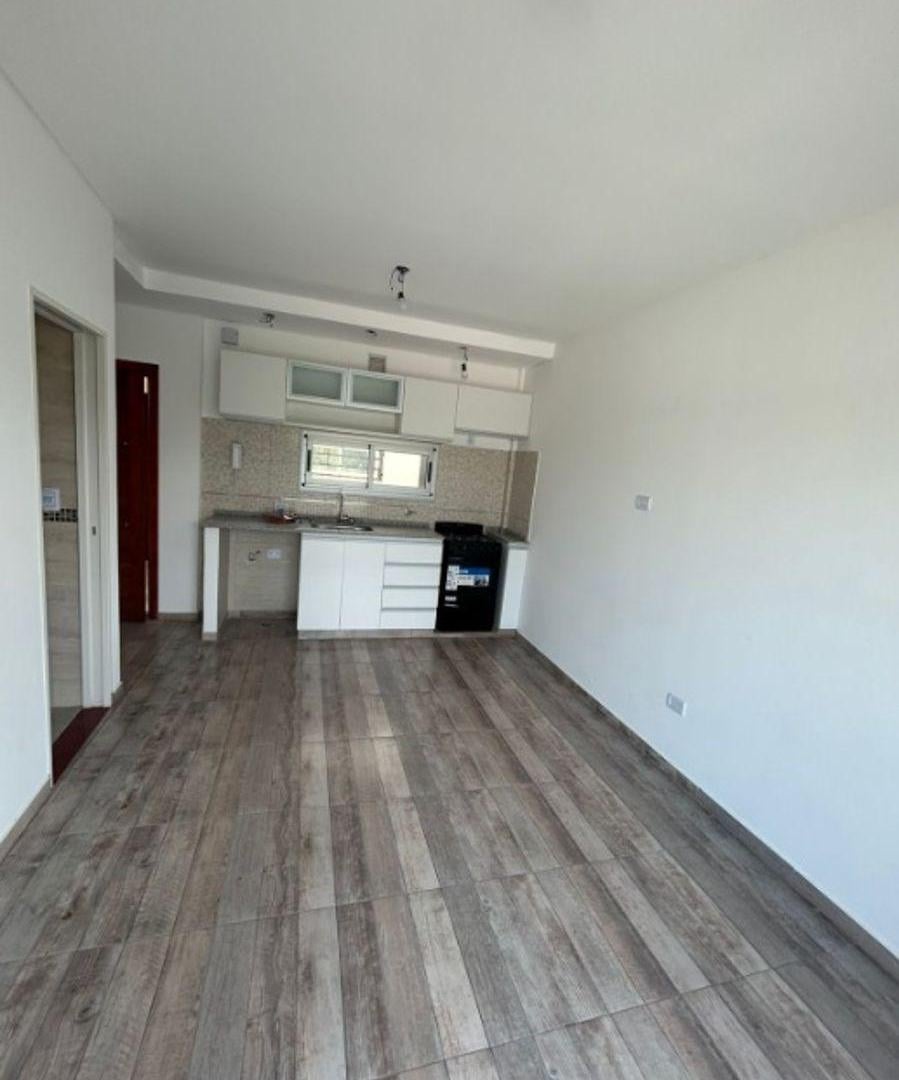 Foto de Departamento 2 Ambientes en Venta en Bernal., imagen 3