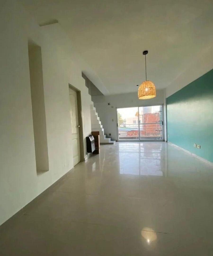 Foto de DEPARTAMENTO TIPO DUPLEX DE 3 AMBIENTES EN VENTA EN BERAZATEGUI CENTRO., imagen 4